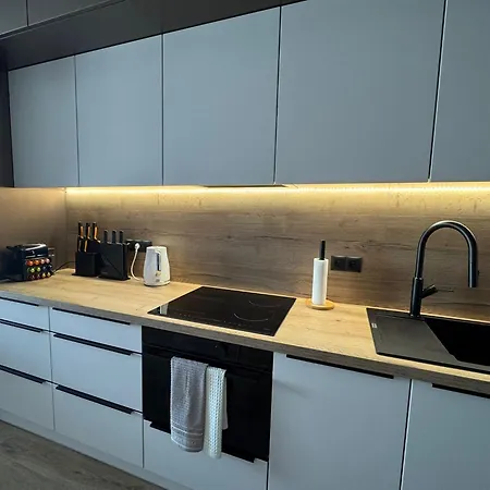 Neon Ii Apartment *